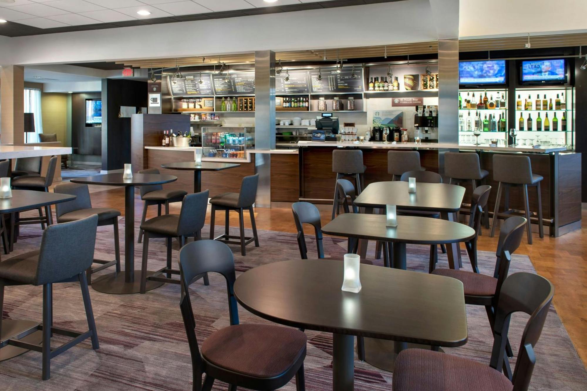 Courtyard By Marriott Mt. Laurel Hotel Mount Laurel Bagian luar foto