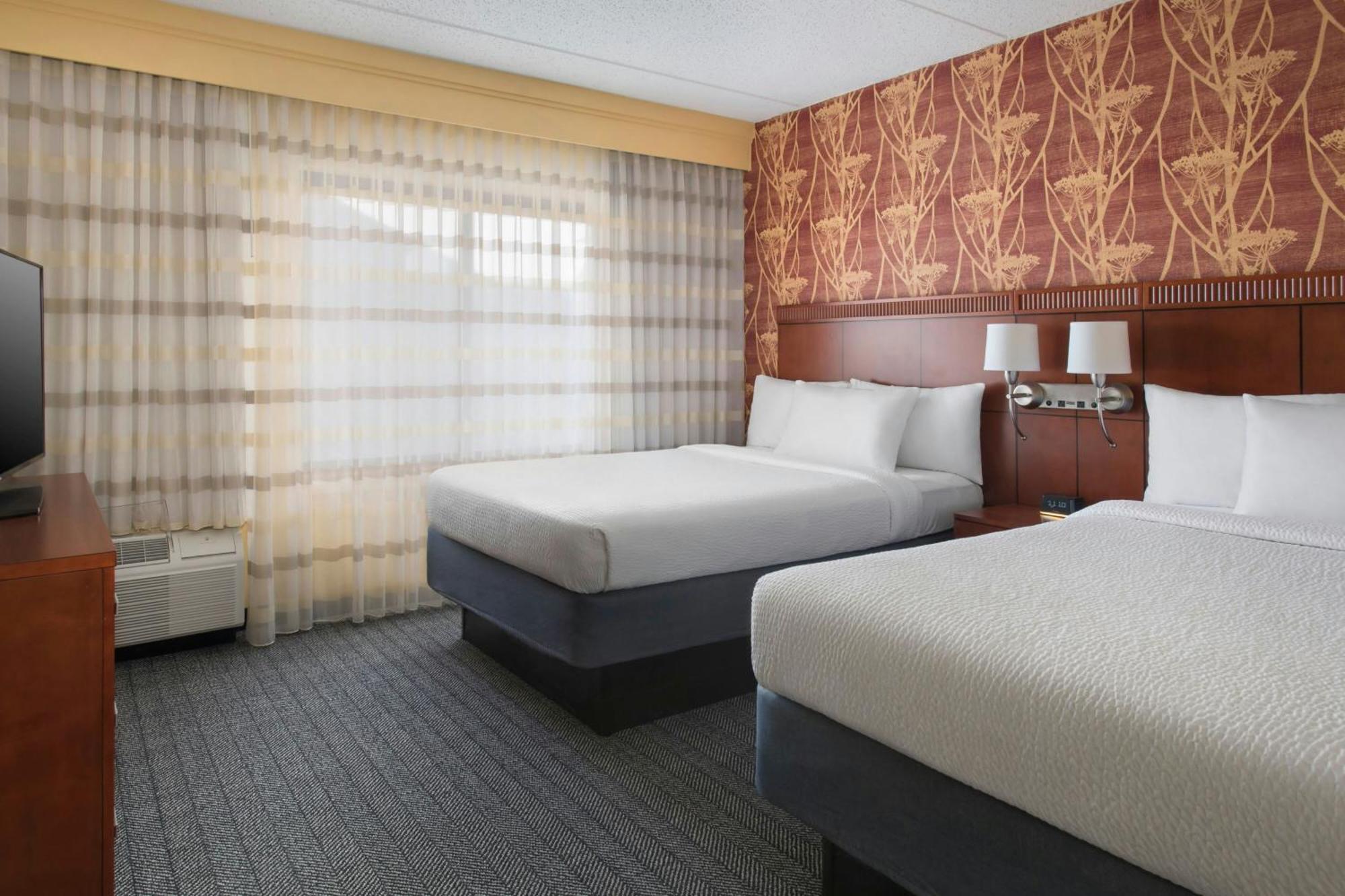 Courtyard By Marriott Mt. Laurel Hotel Mount Laurel Bagian luar foto
