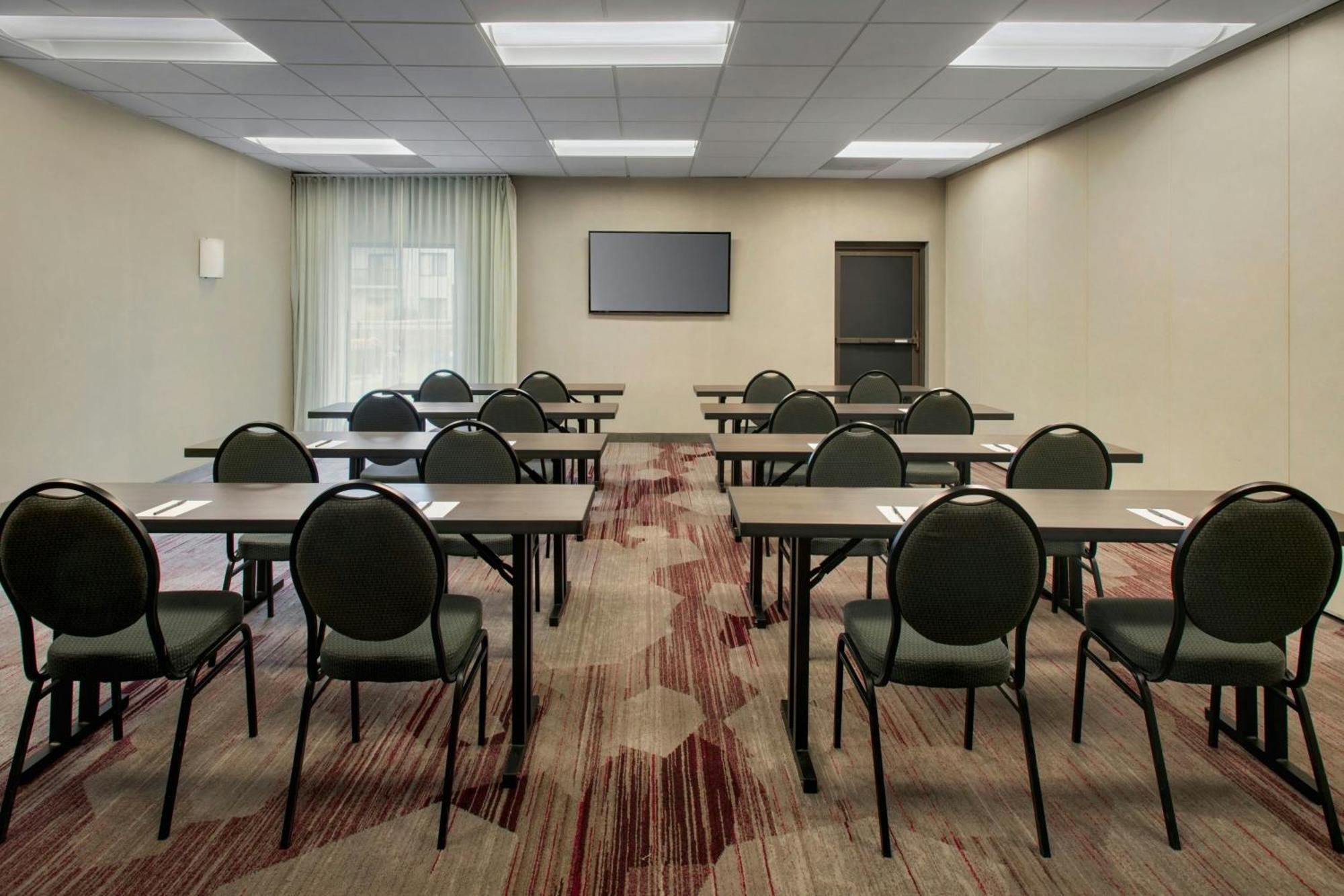 Courtyard By Marriott Mt. Laurel Hotel Mount Laurel Bagian luar foto